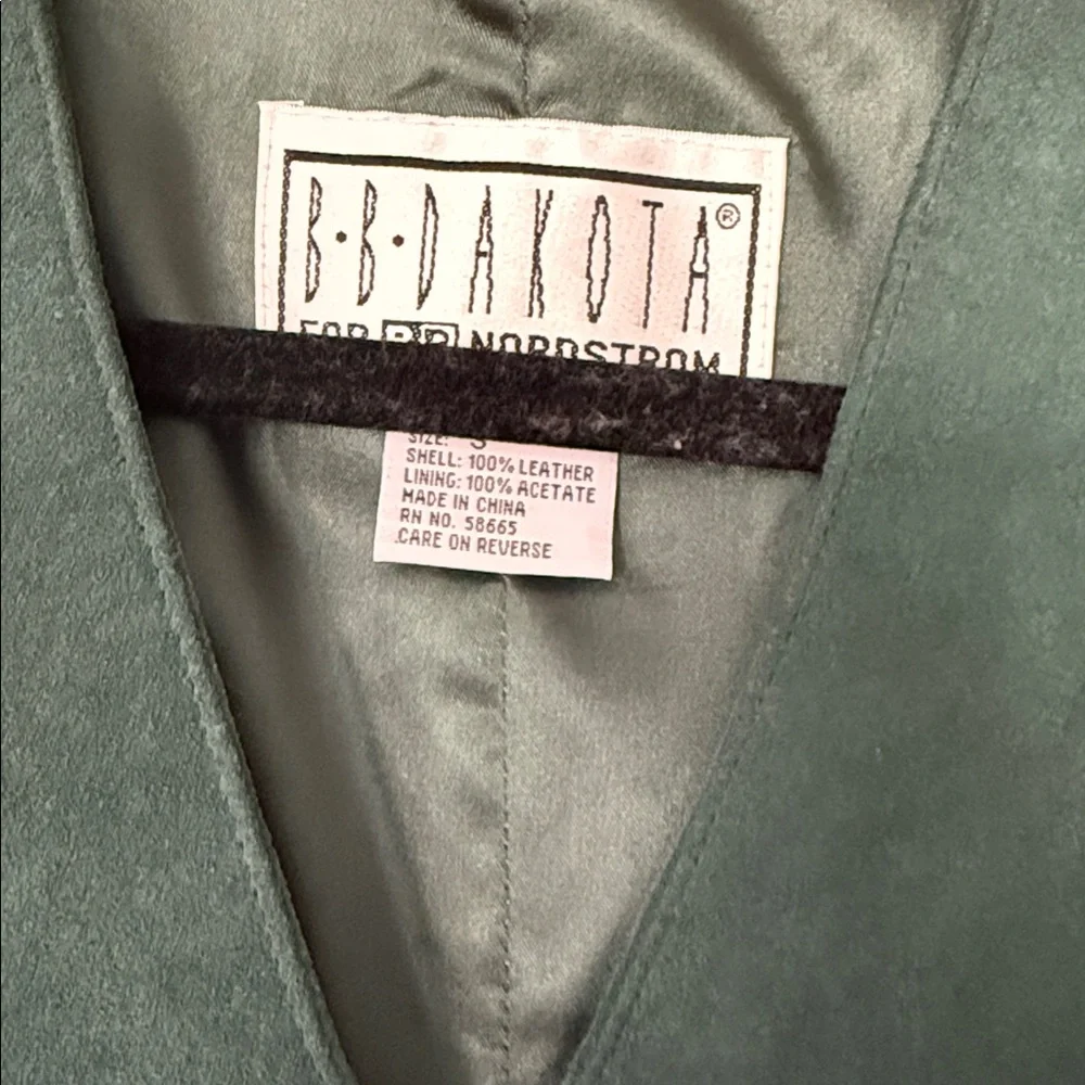 Vintage Nordstrom Forest Green Women's leather suede vest - Picture 3 of 5